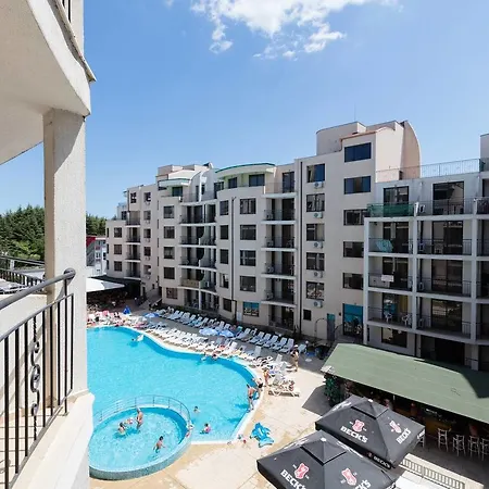 ❤ 1 Bedroom W Kitchen & Pool View ❤wz❤ Apartman *
