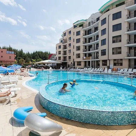 ❤ 1 Bedroom W Kitchen & Pool View ❤wz❤ Apartman